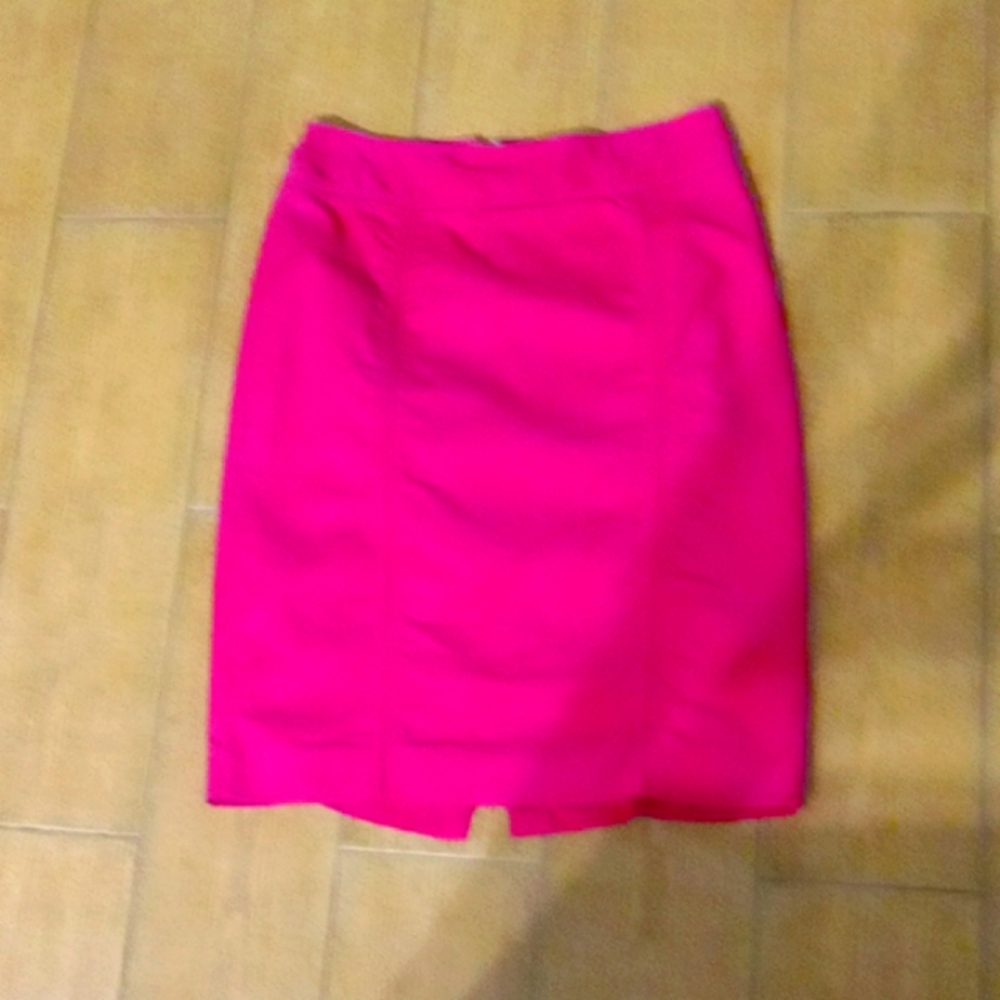 White House Black Market pencil skirt size 2 pink / red in color
